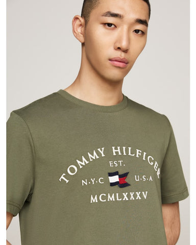TOMMY HILFIGER MW0MW36454_PLI NAUTICAL ARCH TEE - Battle Green