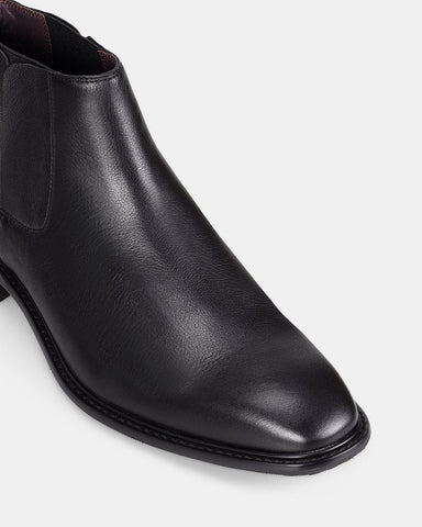 JULIUS MARLOW Blatant Boot - Black